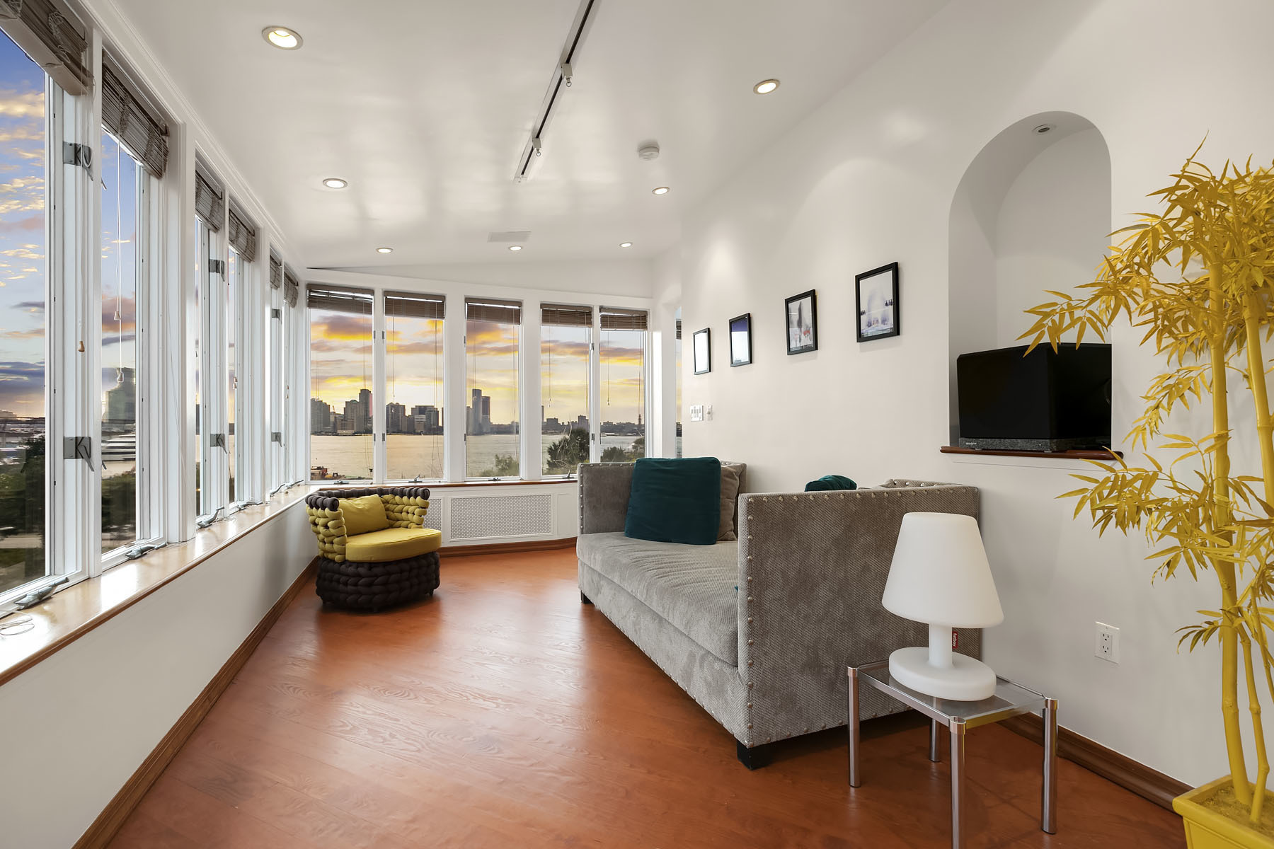 181 Christopher Street, Unit PH Manhattan, NY 10014 - Photo 11 of 17