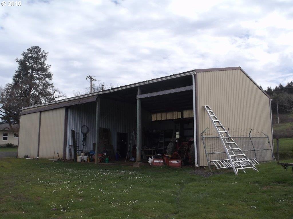 1469 Fort McKay Road Oakland, OR 97462 - Photo 16 of 29 Gallery Image 16