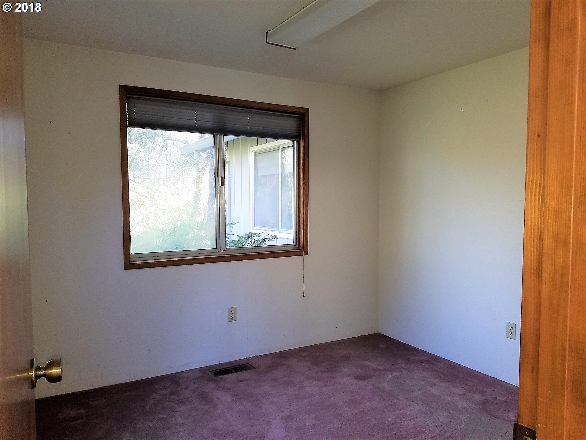 1960 Del Rio Road Roseburg, OR 97471 - Photo 19 of 32 Gallery Image 19