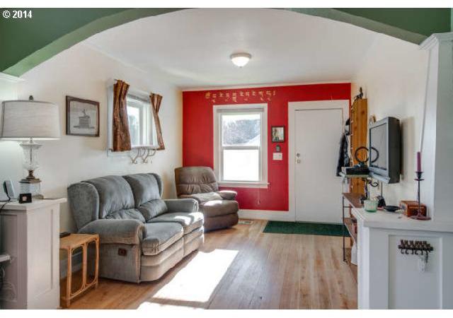 4603 Southeast Rural Street Portland, OR 97206 - Photo 3 of 14 Gallery Image 3