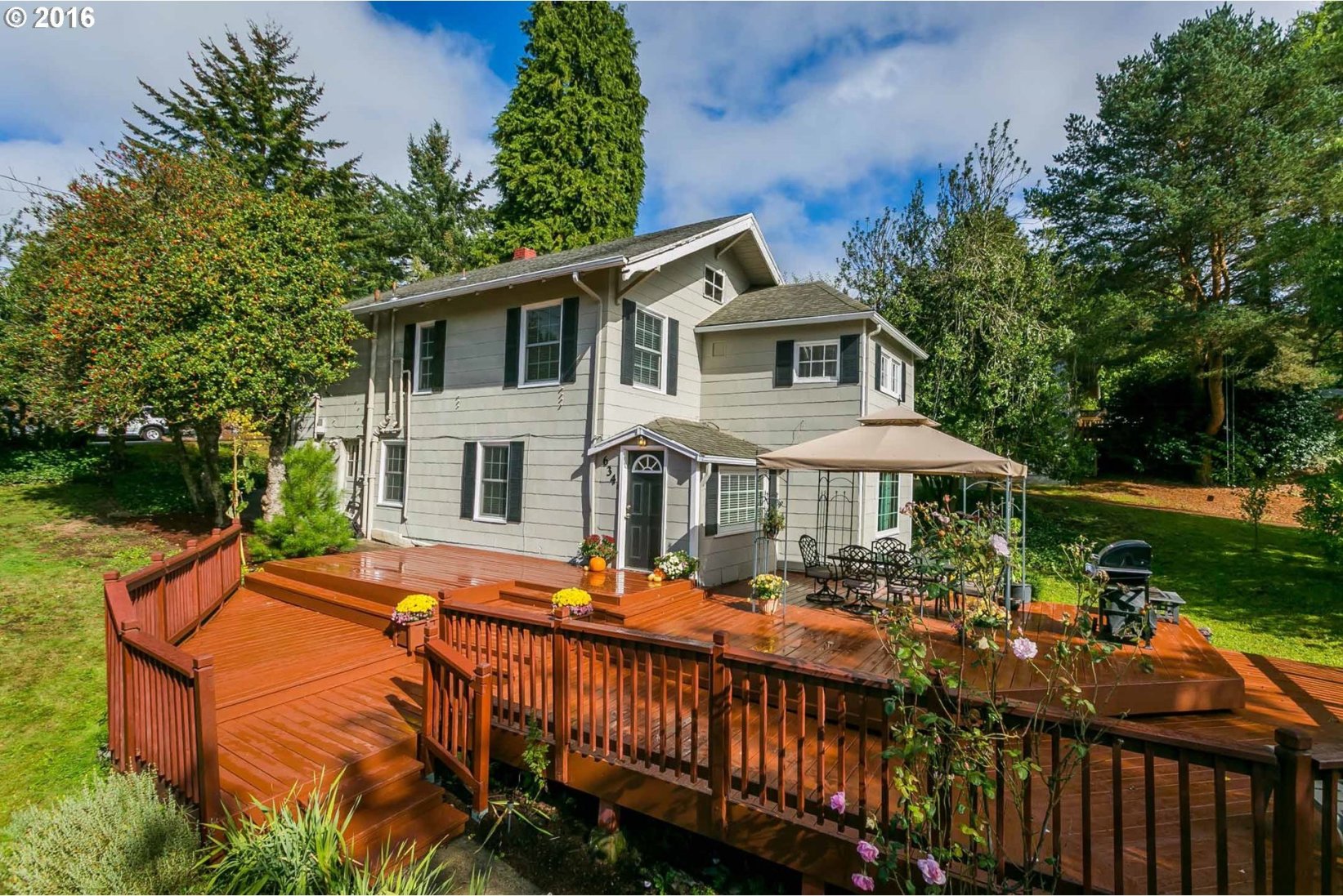 634 Southwest Alice Street Portland, OR 97219 - Photo 1 of 27 Gallery Image 1