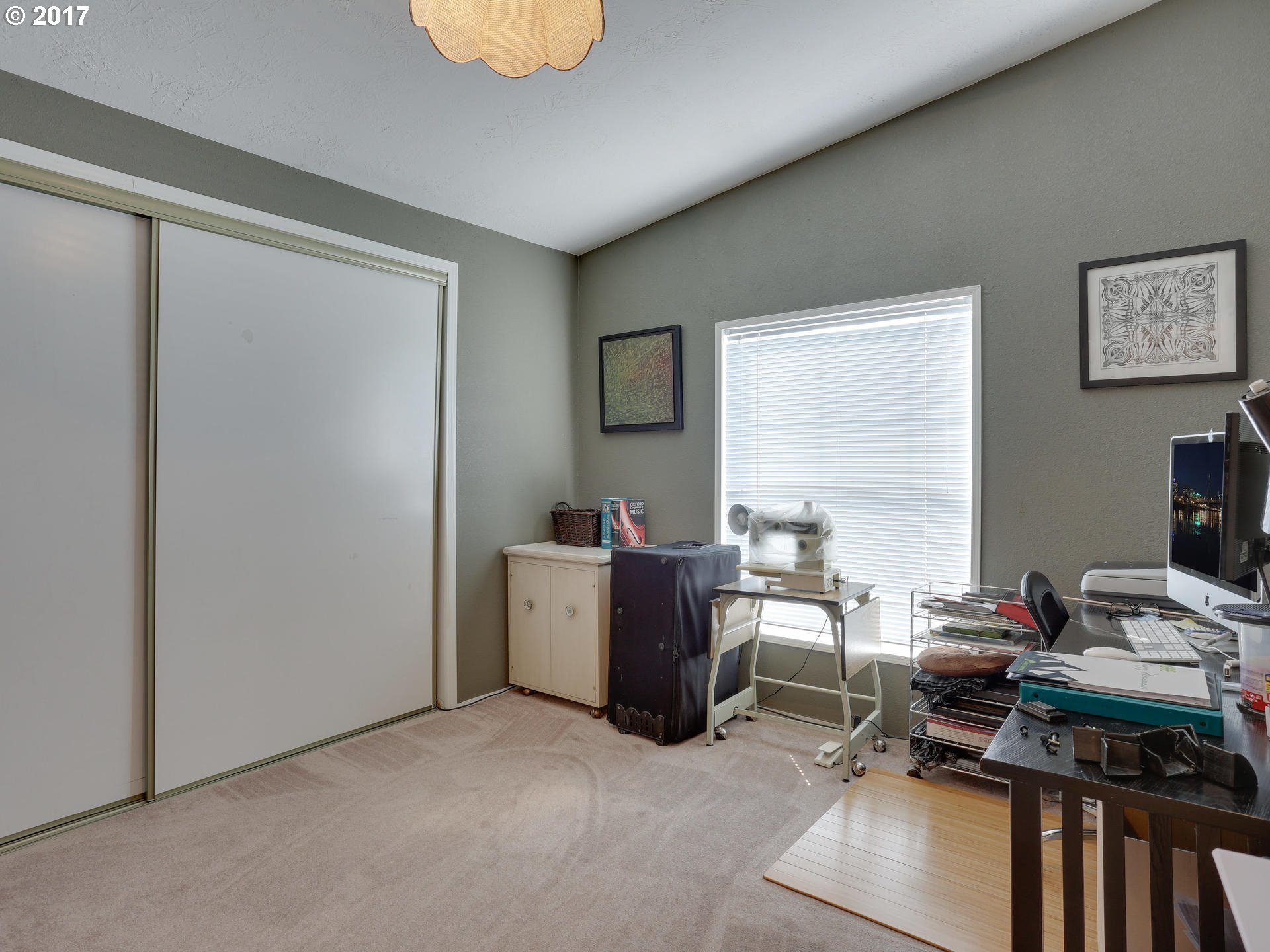 931 Southwest Sunset Way Troutdale, OR 97060 - Photo 9 of 32