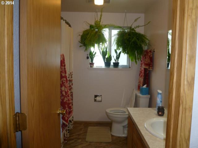 289 Columbia Loop Road Roseburg, OR 97471 - Photo 9 of 12