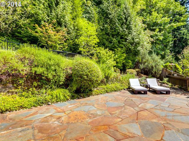 3447 Southwest Doschview Court Portland, OR 97239 - Photo 15 of 16