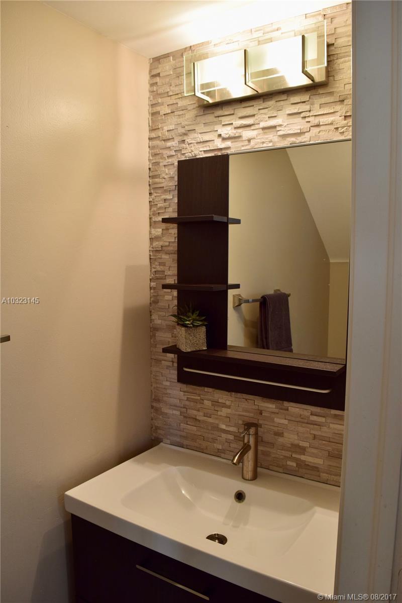 844 Falling Water Road Weston, FL 33326 - Photo 14 of 29