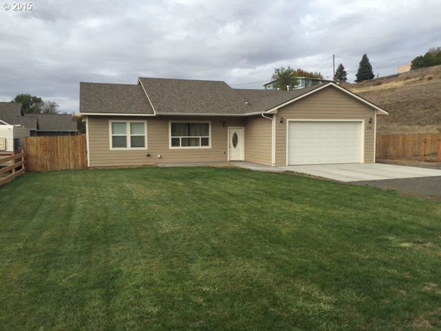 3705 Southwest Hailey Avenue Pendleton, OR 97801 - Photo 1 of 15