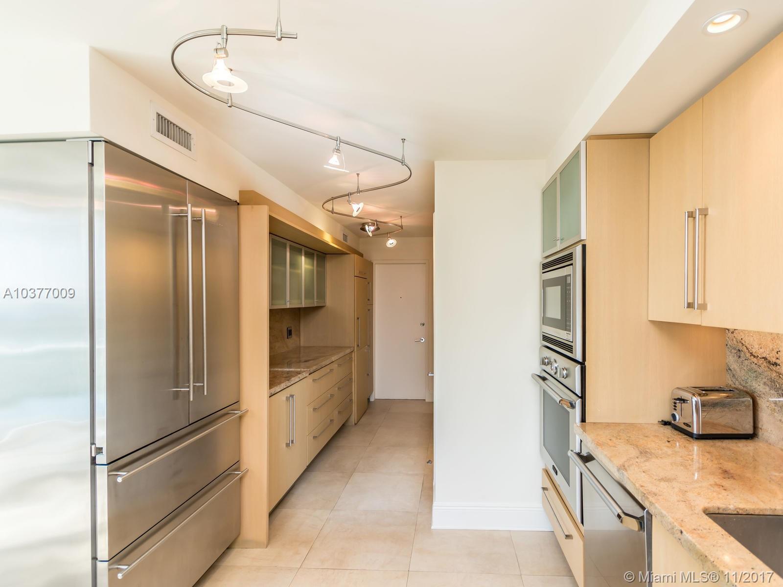 607 Ocean Drive, Unit 9K Key Biscayne, FL 33149 - Photo 35 of 78