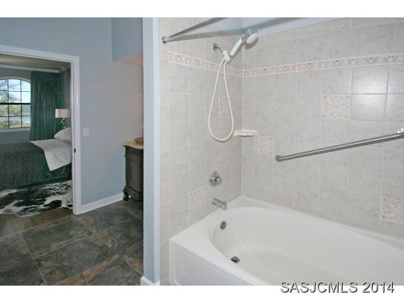 2025 Vista Cove Road St. Augustine, FL 32084 - Photo 14 of 24 Master Bath Tub/Shower