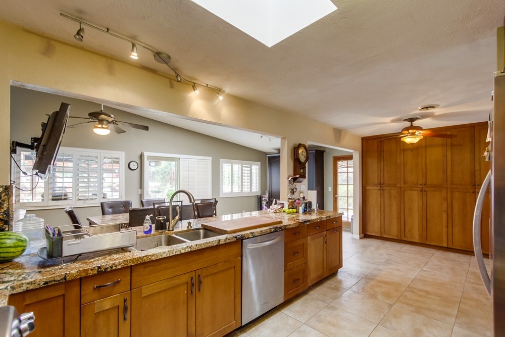 3778 El Canto Drive Spring Valley, CA 91977 - Photo 6 of 25