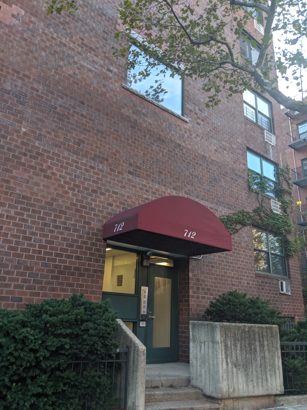 712 Washington Street, Unit 2A Manhattan, NY 10014 - Photo 8 of 10
