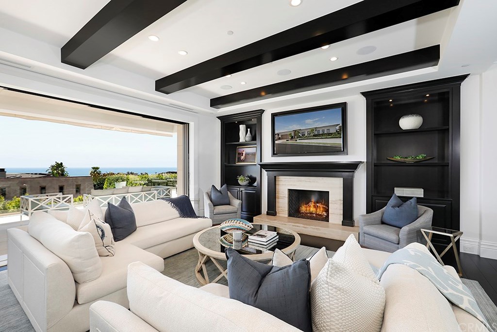 4521 Roxbury Road Corona del Mar, CA 92625 - Photo 3 of 40