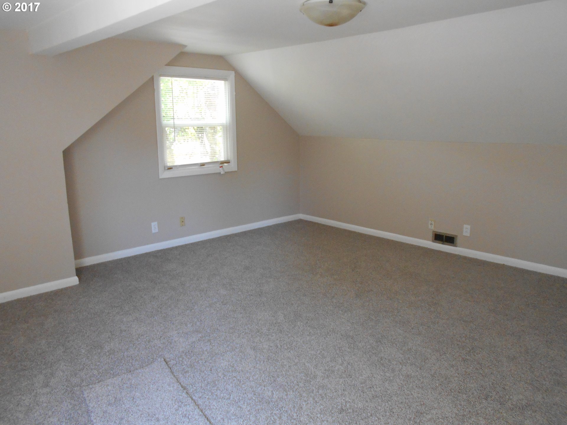 11595 Southwest Greenburg Road Tigard, OR 97223 - Photo 22 of 27 Gallery Image 22