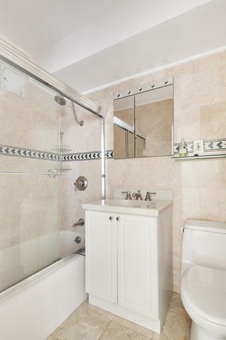 $825,000 | 175 Willoughby Street, Unit 12A | Downtown Brooklyn