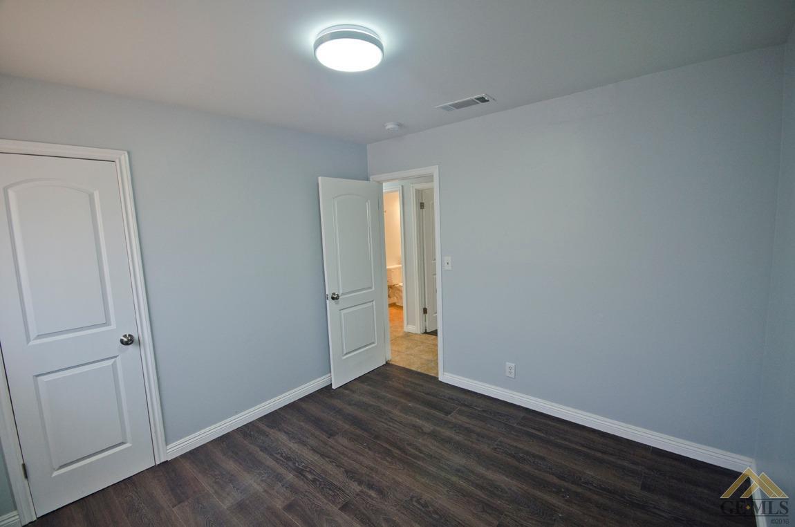 911 Sandra Drive Bakersfield, CA 93304 - Photo 17 of 31