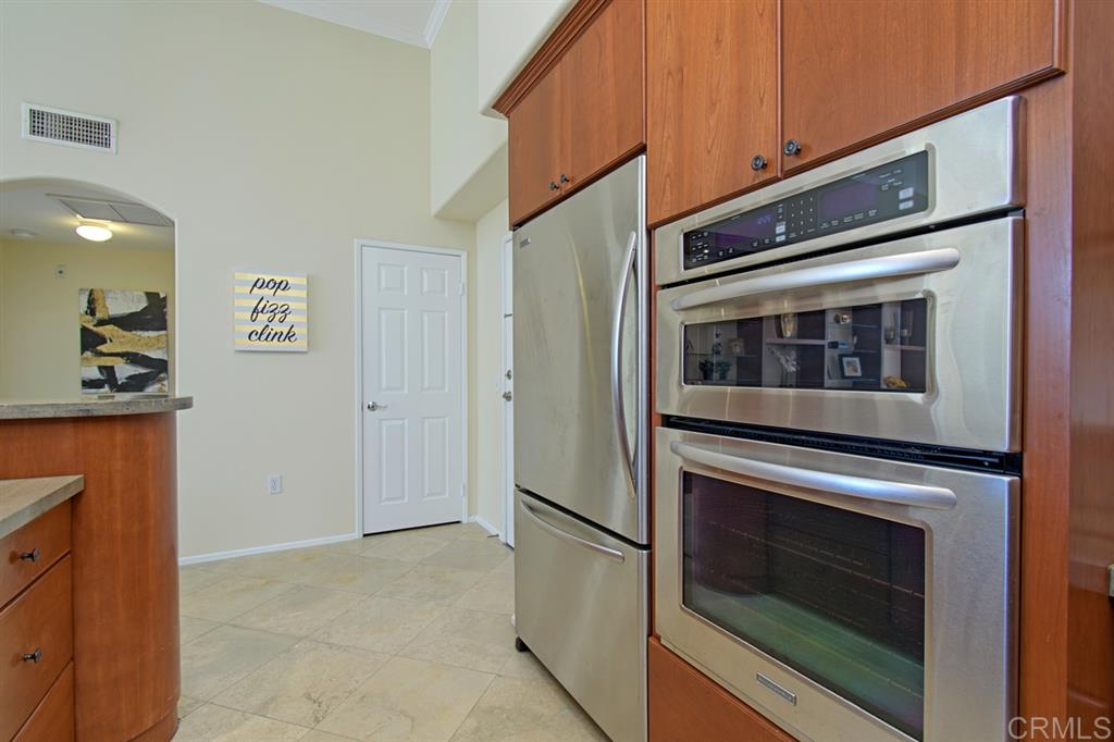 9245 Regents Road, Unit M408 La Jolla, CA 92037 - Photo 10 of 25