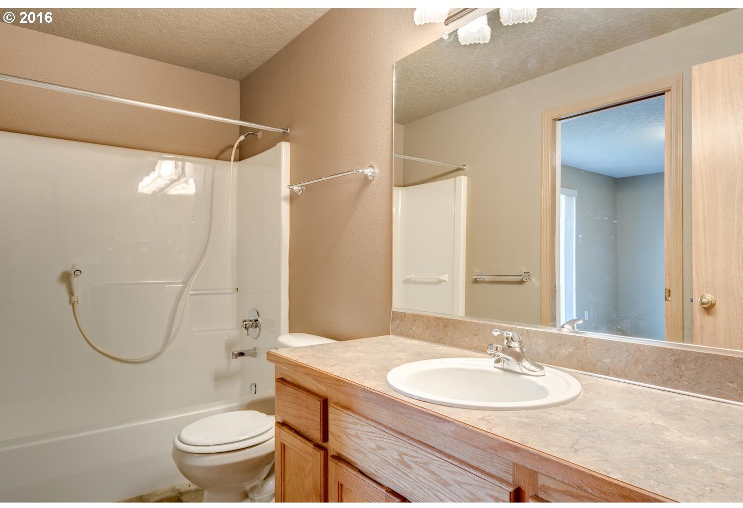 3625 Southwest 25th Street Gresham, OR 97080 - Photo 11 of 32 Gallery Image 11