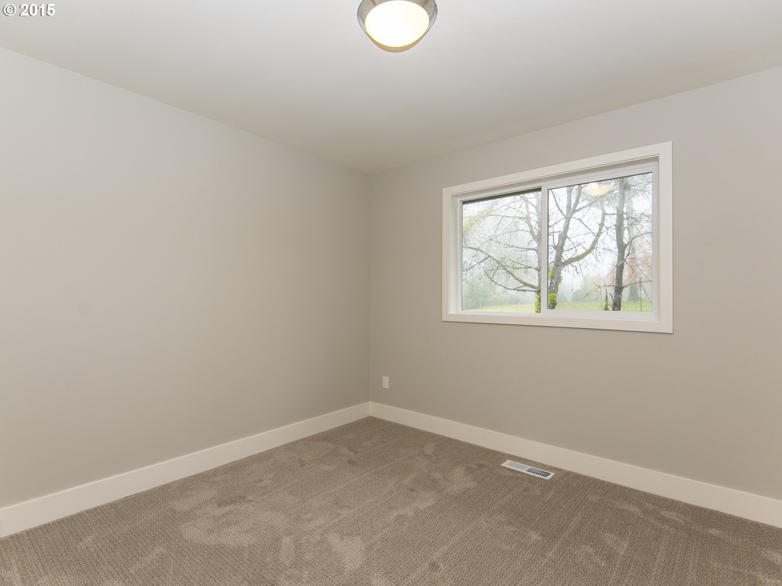 9435 Southwest View Point Terrace Portland, OR 97219 - Photo 17 of 31