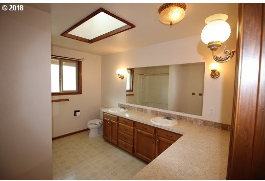 287 South 57th Place Springfield, OR 97478 - Photo 13 of 22