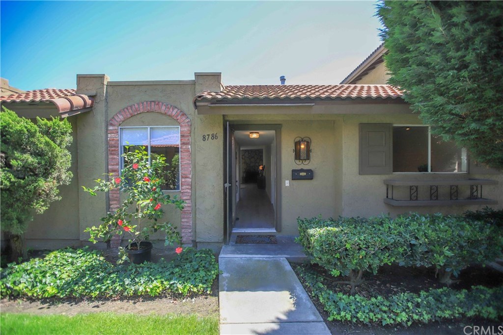 WELCOME HOME! This Single level home has a great layout!
