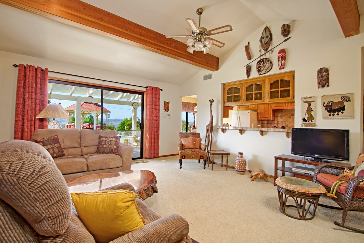 40697 Via De La Roca Fallbrook, CA 92028 - Photo 7 of 25