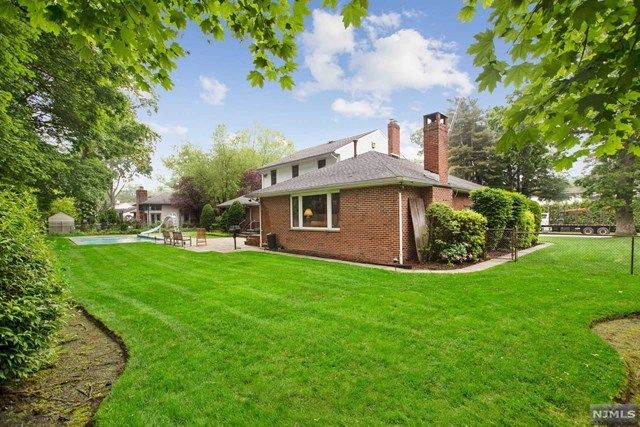 58 Briarcliff Road Tenafly, NJ 07670 - Photo 24 of 25