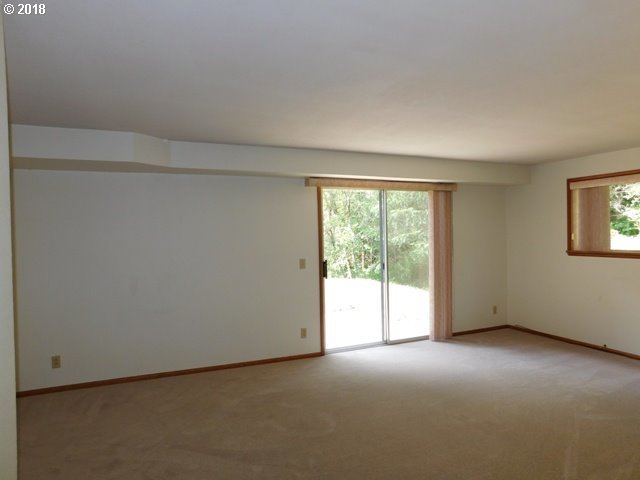 76471 Martin Creek Road Cottage Grove, OR 97424 - Photo 11 of 32 Gallery Image 11