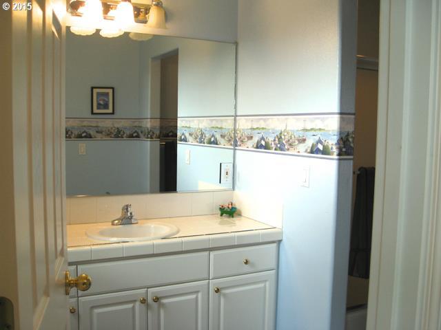 340 Northeast Bridgeton Road Portland, OR 97211 - Photo 15 of 16 Gallery Image 15