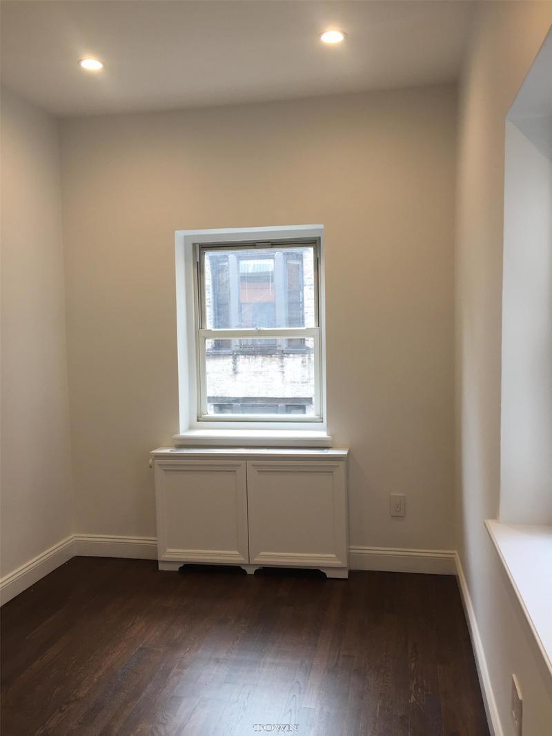 39 A Gramercy Park North, Unit 6D Manhattan, NY 10010 - Photo 6 of 8