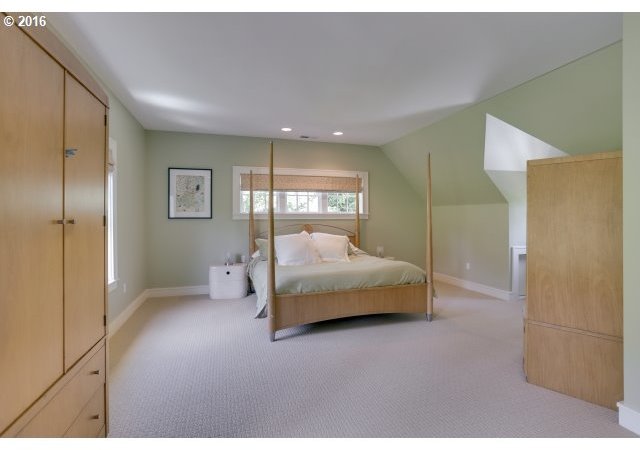 12231 Southwest Tryon Hill Road Portland, OR 97219 - Photo 26 of 27 Gallery Image 26