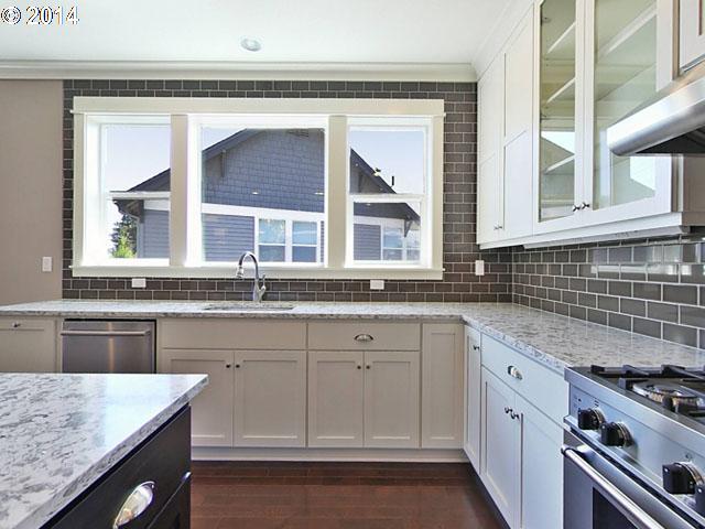 426 Southwest Nevada Street Portland, OR 97219 - Photo 11 of 16 Gallery Image 11