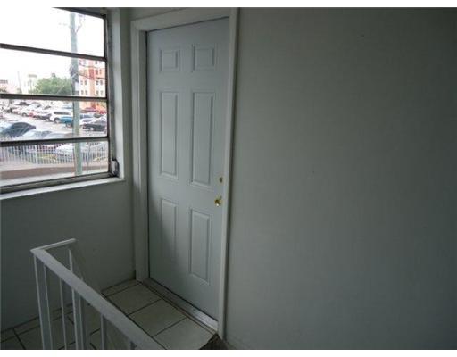 2491 Northwest 7th Street Miami, FL 33125 - Photo 4 of 13