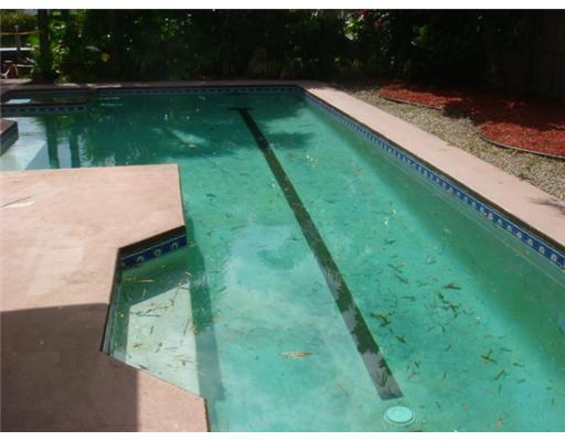 2421 Northeast 49th Street Lighthouse Point, FL 33064 - Photo 9 of 15
