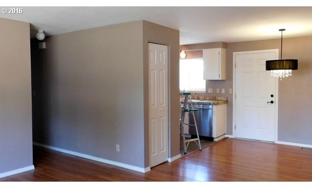 380 Corona Loop Road Roseburg, OR 97471 - Photo 6 of 32 Gallery Image 6