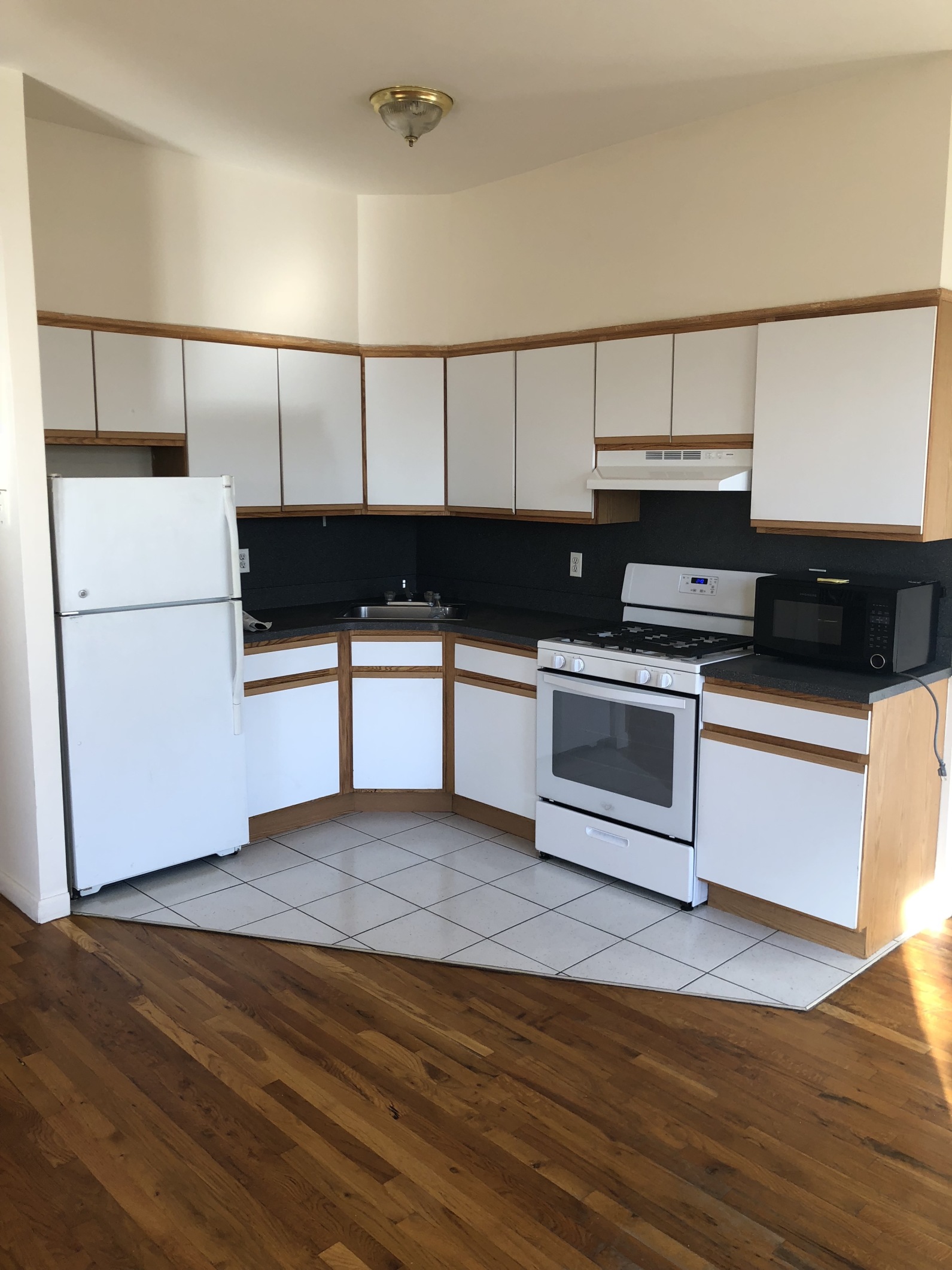 77 East 3rd Street, Unit 3A Brooklyn, NY 11218 - Photo 2 of 7