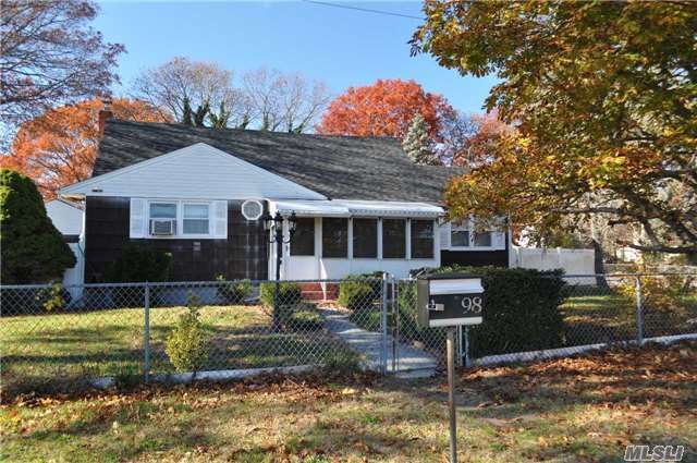 98 Lexington Road Shirley, NY 11967 - Photo 1 of 1 Gallery Image 1