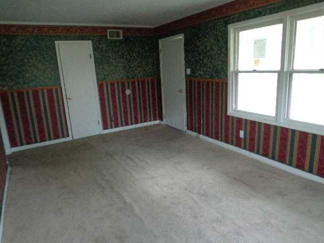 500 Holiday Road Memphis, TN 38109 - Photo 2 of 8