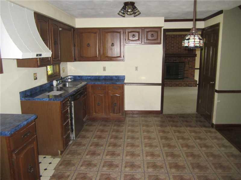 564 Wetzel Road Pittsburgh, PA 15209 - Photo 3 of 18