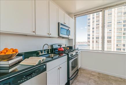180 Riverside Boulevard, Unit 4C Manhattan, NY 10069 - Photo 2 of 5