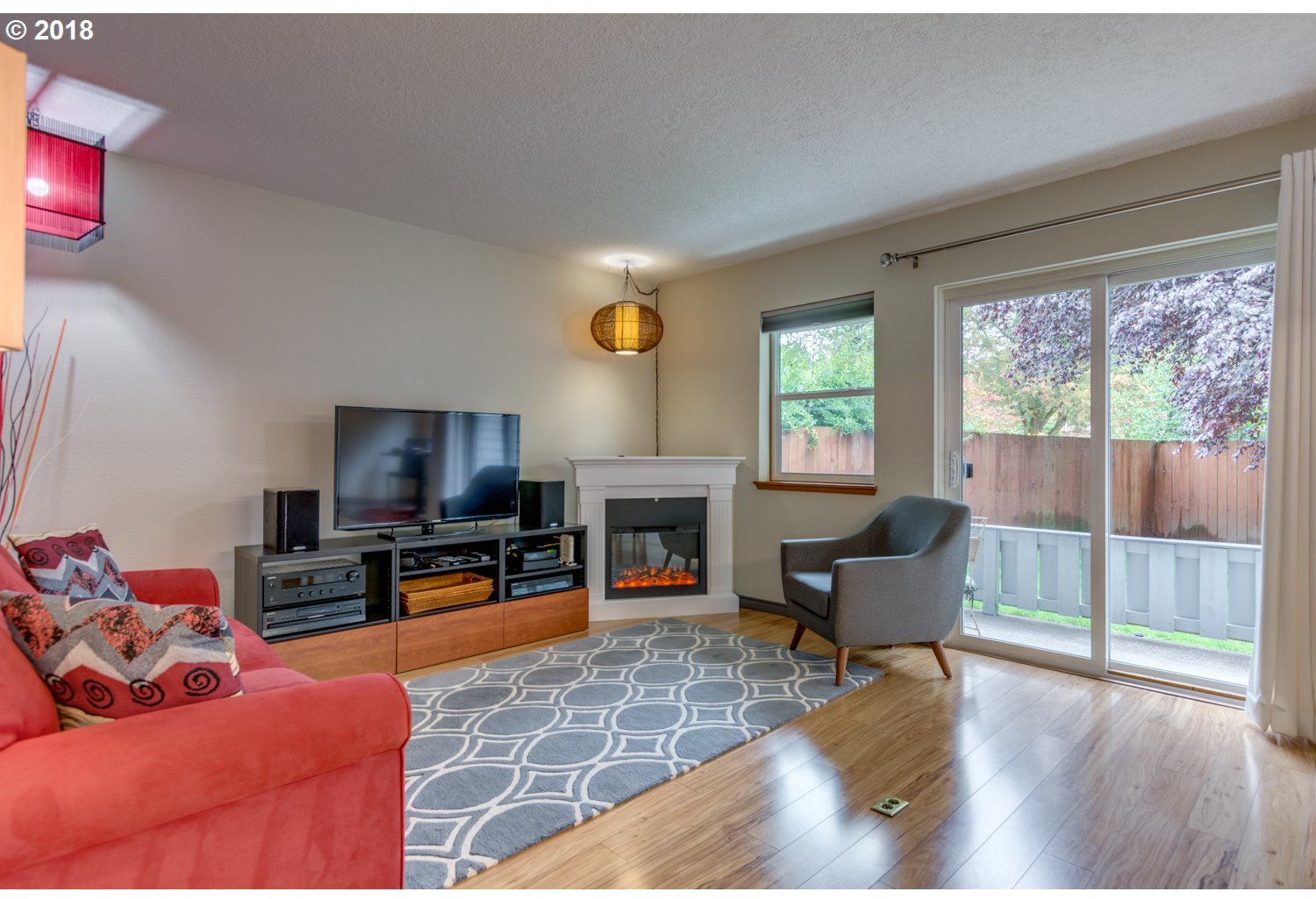 12433 Southeast Caruthers Street Portland, OR 97233 - Photo 2 of 32