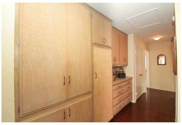 7371 Rue Michael La Jolla, CA 92037 - Photo 18 of 24 Hall way with closets from Master bath