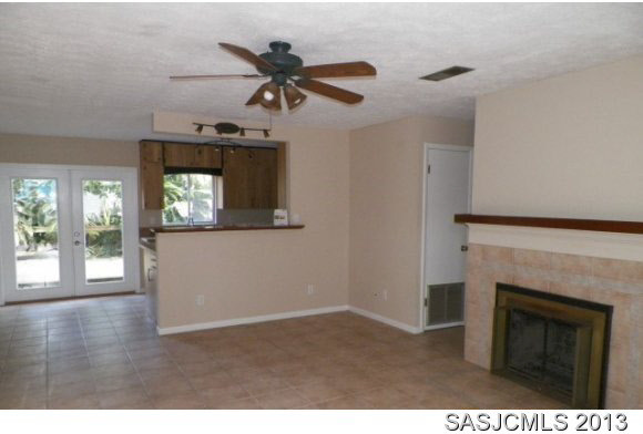 515 Gerona Road St. Augustine, FL 32086 - Photo 3 of 24 LIVING ROOM