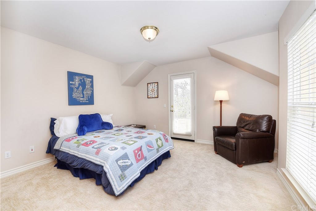 7 Wickford Lane Ladera Ranch, CA 92694 - Photo 29 of 36 Large secondary bedroom with ensuite bathroom