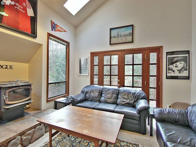 402 Southwest Custer Street Portland, OR 97219 - Photo 10 of 16 Gallery Image 10