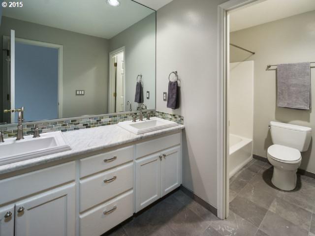 8520 Southwest Jamieson Road Portland, OR 97225 - Photo 14 of 15 Gallery Image 14