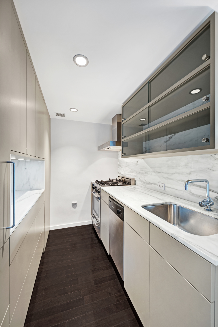 392 Central Park West, Unit 20L Manhattan, NY 10025 - Photo 1 of 8