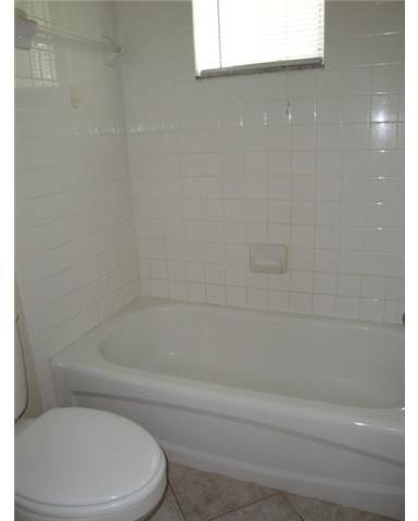 4056 Pine Ridge Lane Weston, FL 33331 - Photo 9 of 17 Gallery Image 9