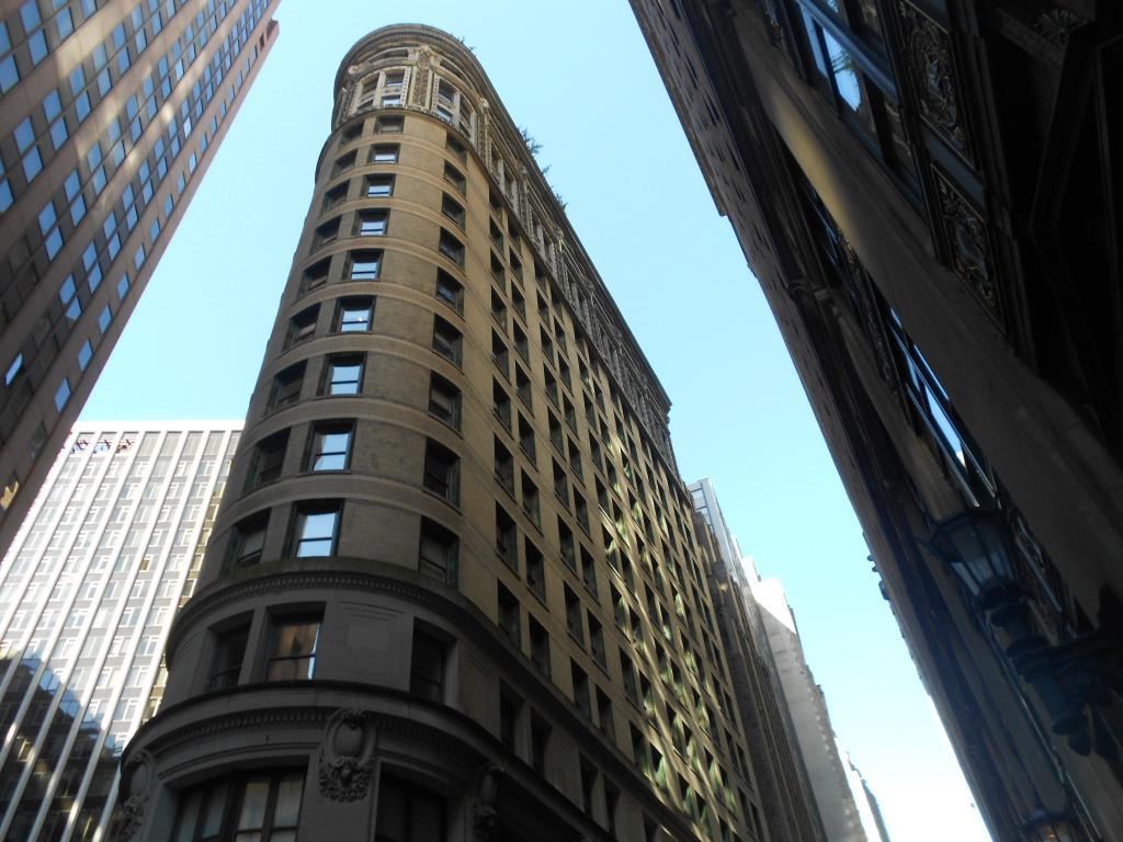 1 Wall Street Court, Unit 509 Manhattan, NY 10005 - Photo 12 of 13