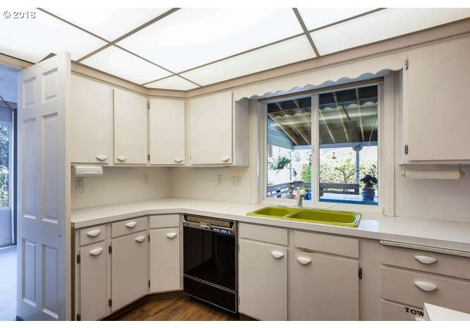 6351 Southwest Garden Home Road Portland, OR 97219 - Photo 13 of 32 Gallery Image 13