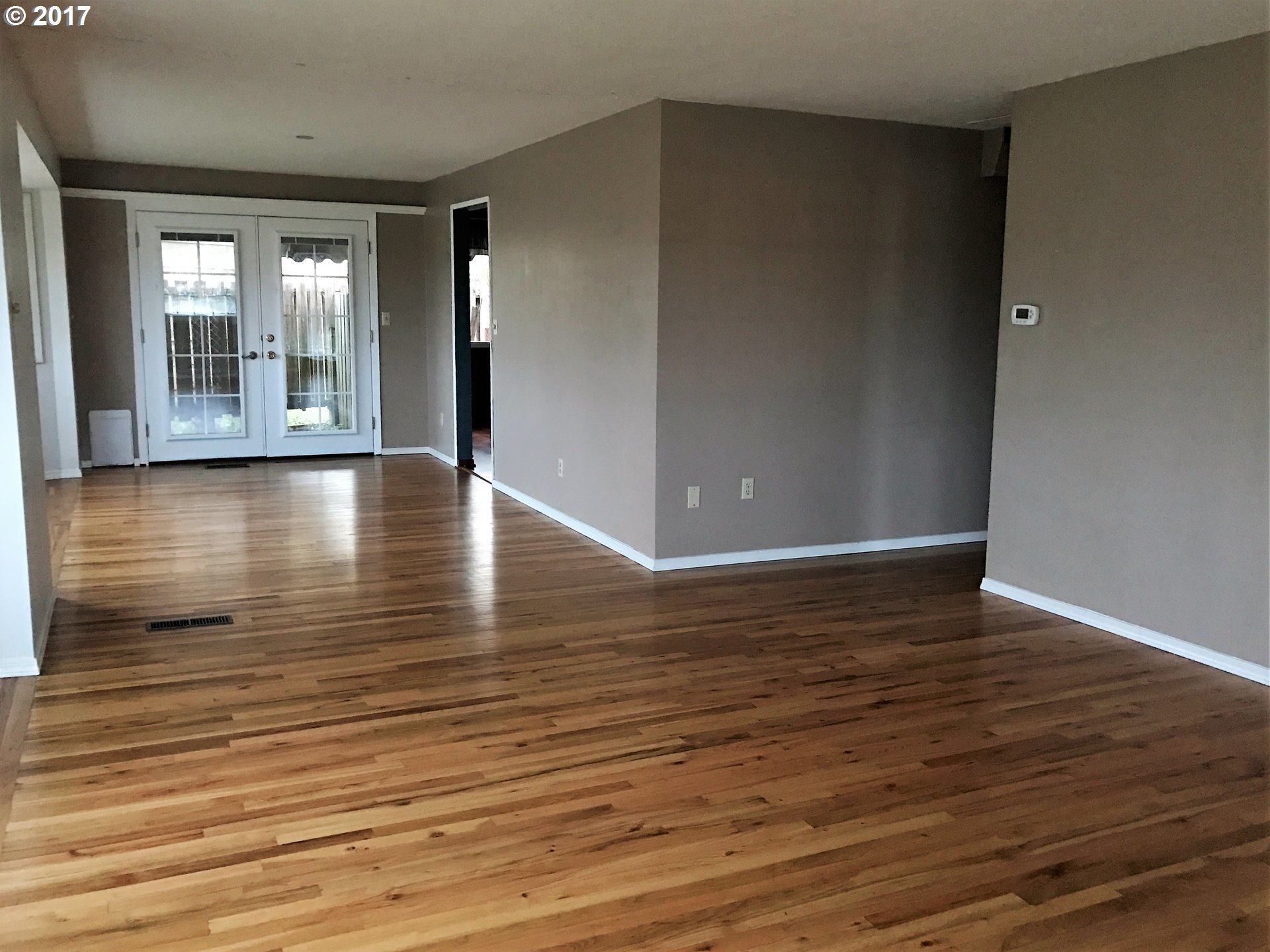 1420 Umpqua Road Woodburn, OR 97071 - Photo 3 of 16 Gallery Image 3