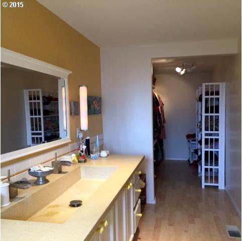 1105 Northeast Neal Road White Salmon, WA 98672 - Photo 14 of 16 Gallery Image 14